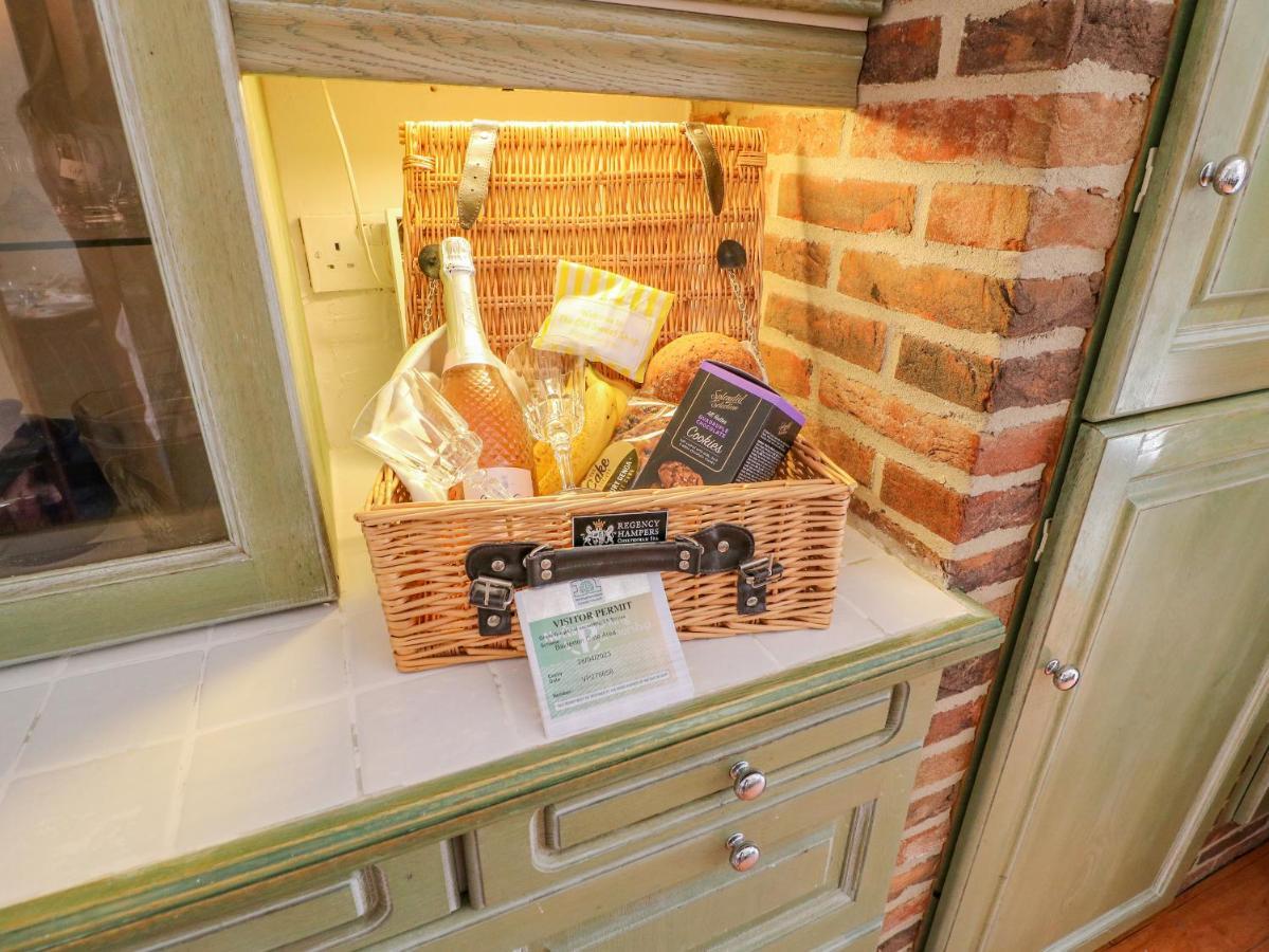 Вилла The Old Sweet Shop Newark-on-Trent  Экстерьер фото